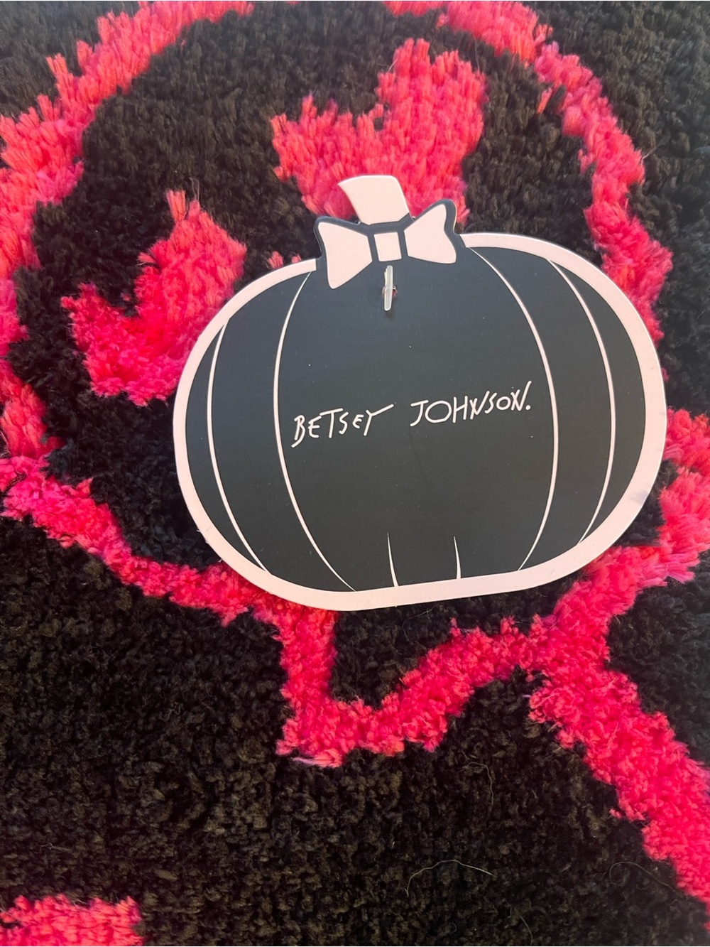 Betsey Johnson Bath Rug - Picture 5 of 7